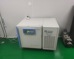 超低溫冰箱