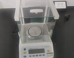 十萬(wàn)分位電子天平